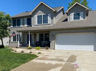 3304 Summerview Ln, Bloomington, IL