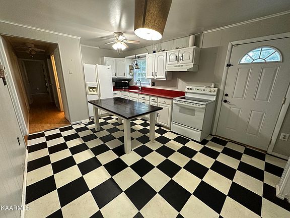 5th image of 518 Circle Dr NW