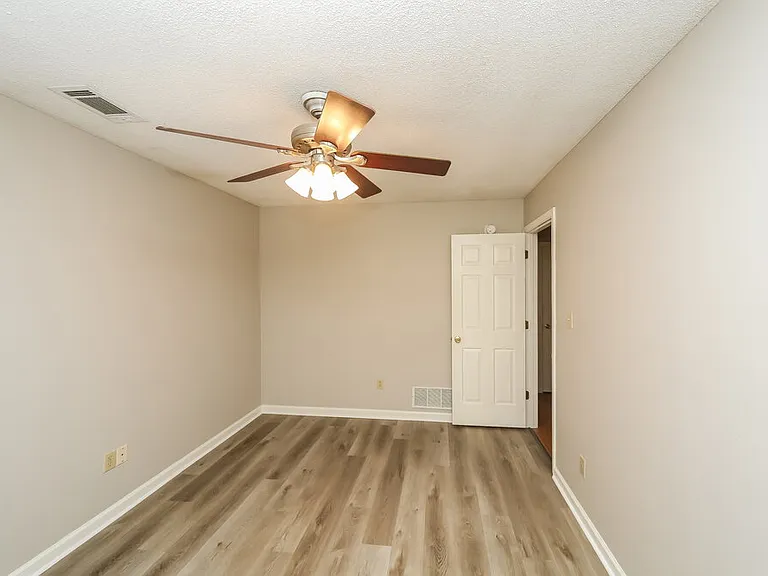 8243 Cross Point Dr — Photo 13