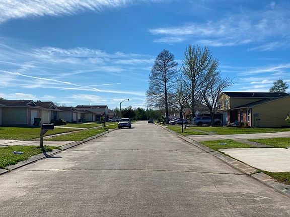 5th image of 3112 Barbwood Dr