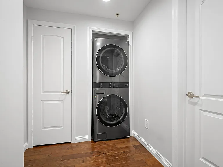 6800 Corbin Ave #106 — Photo 27