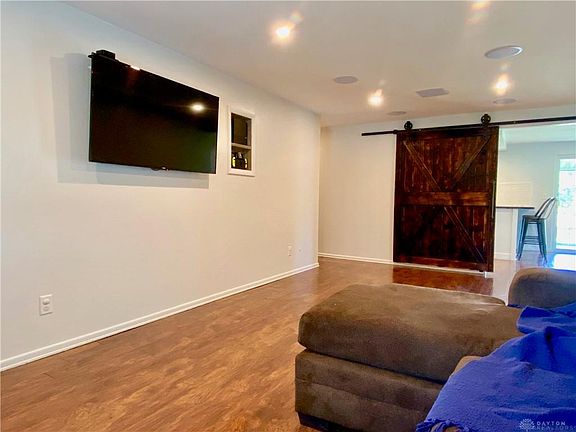 4th image of 7121 Claircrest Dr