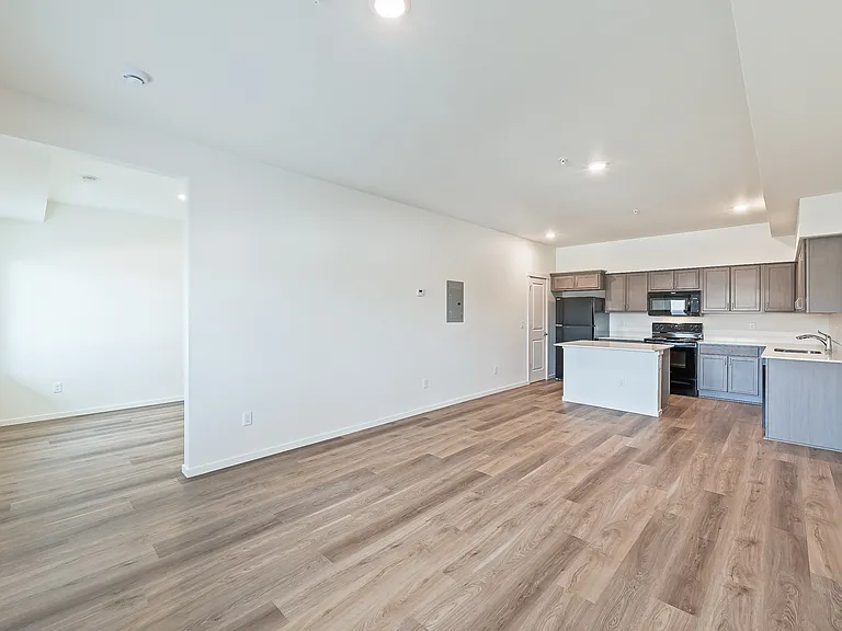 Gateway Apartments — Photo 8