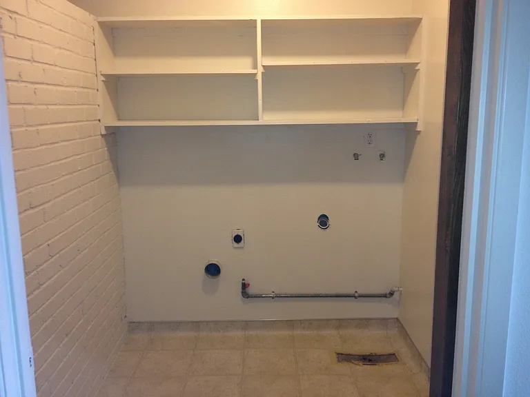 1025 W Mesa Ave — Photo 10