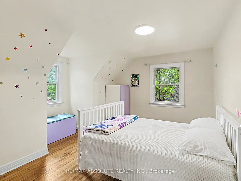 805 Smyth Rd — Photo 21