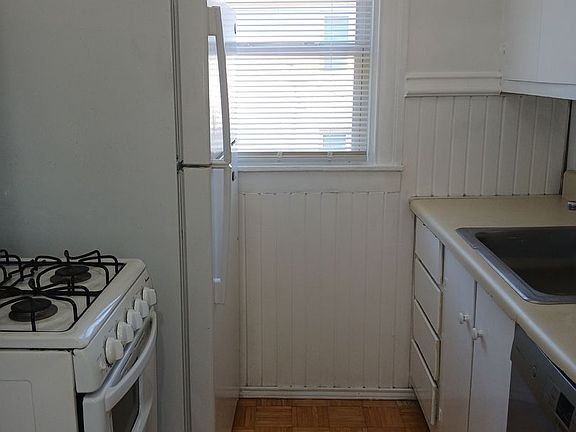 5th image of 6128 Worth St #6130-1/2