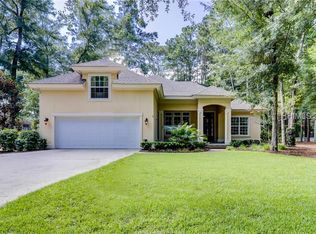 2 Chantilly Ln, Hilton Head Island, SC 29926