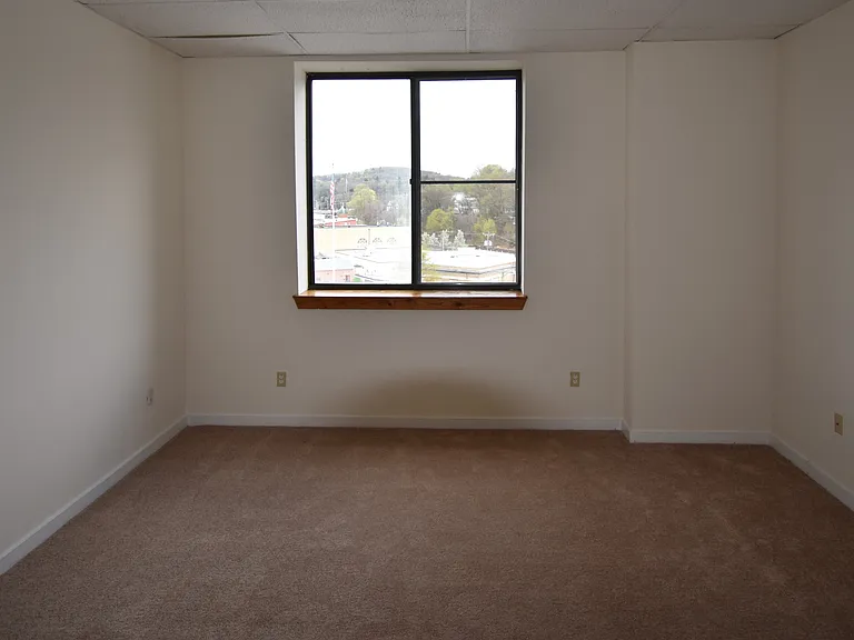 Fallview Apartments — Photo 11