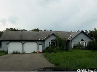 97 Center Rd, Pennellville, NY 13132