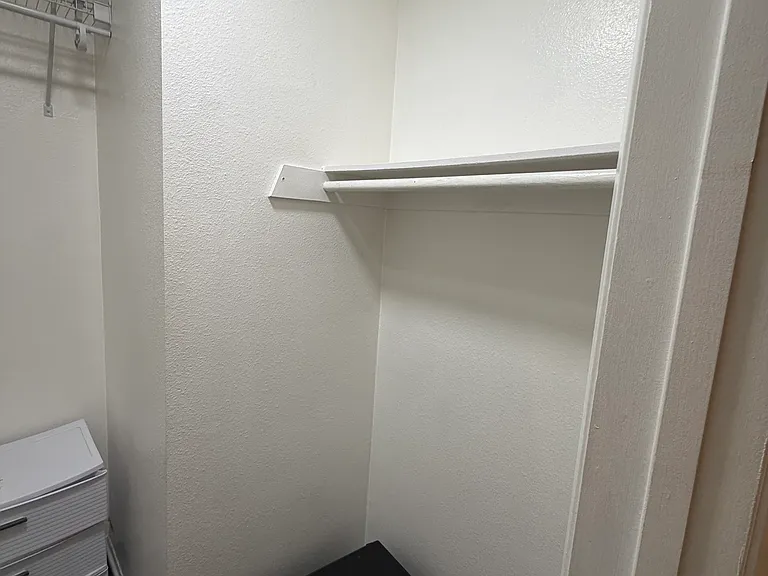 4240 Menlo Ave #5 — Photo 6