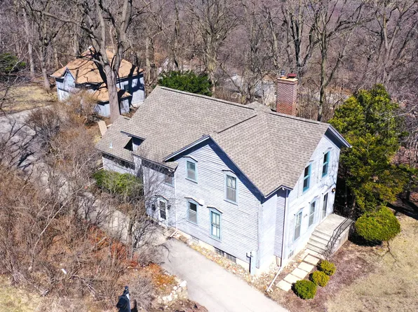 132 W Main St, Carpentersville, IL 60110