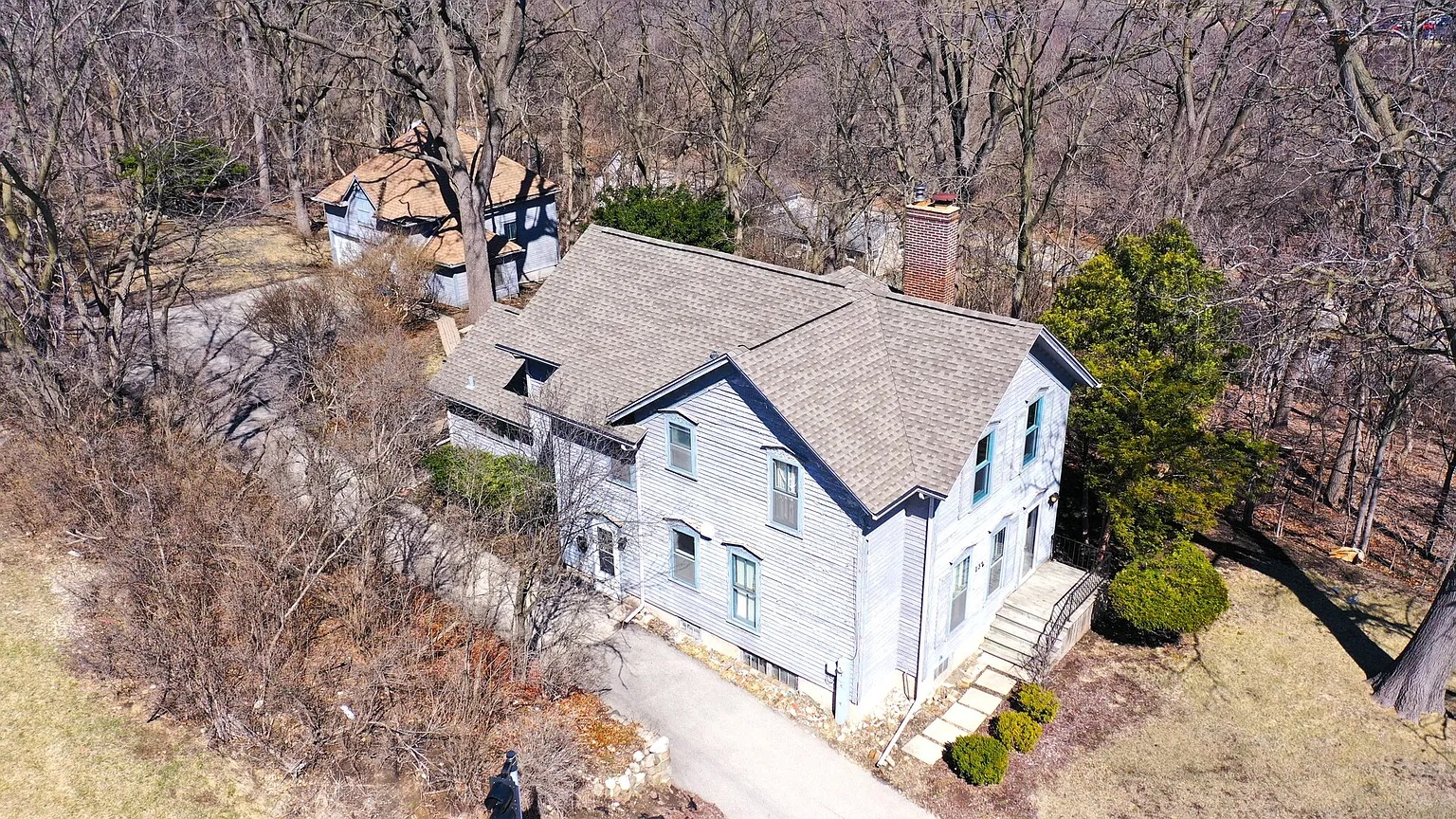 132 W Main St photo 1