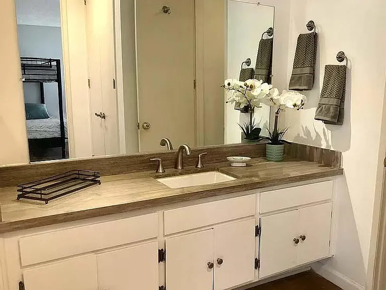 5900 Canterbury Dr #B213 — Photo 14