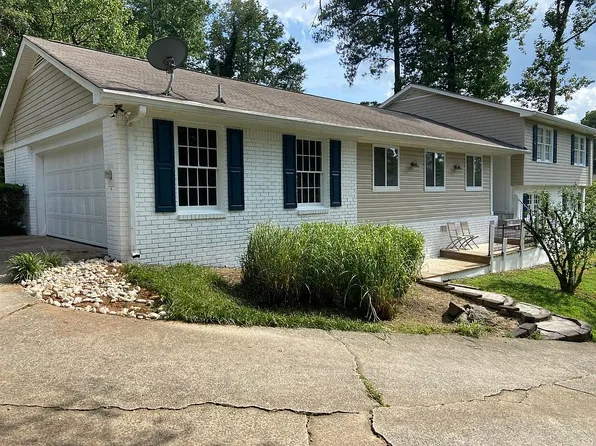 521 Fairgreen Ln NE, Marietta, GA 30068