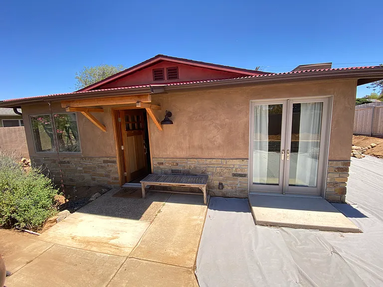 1199 Arden Dr — Photo 1