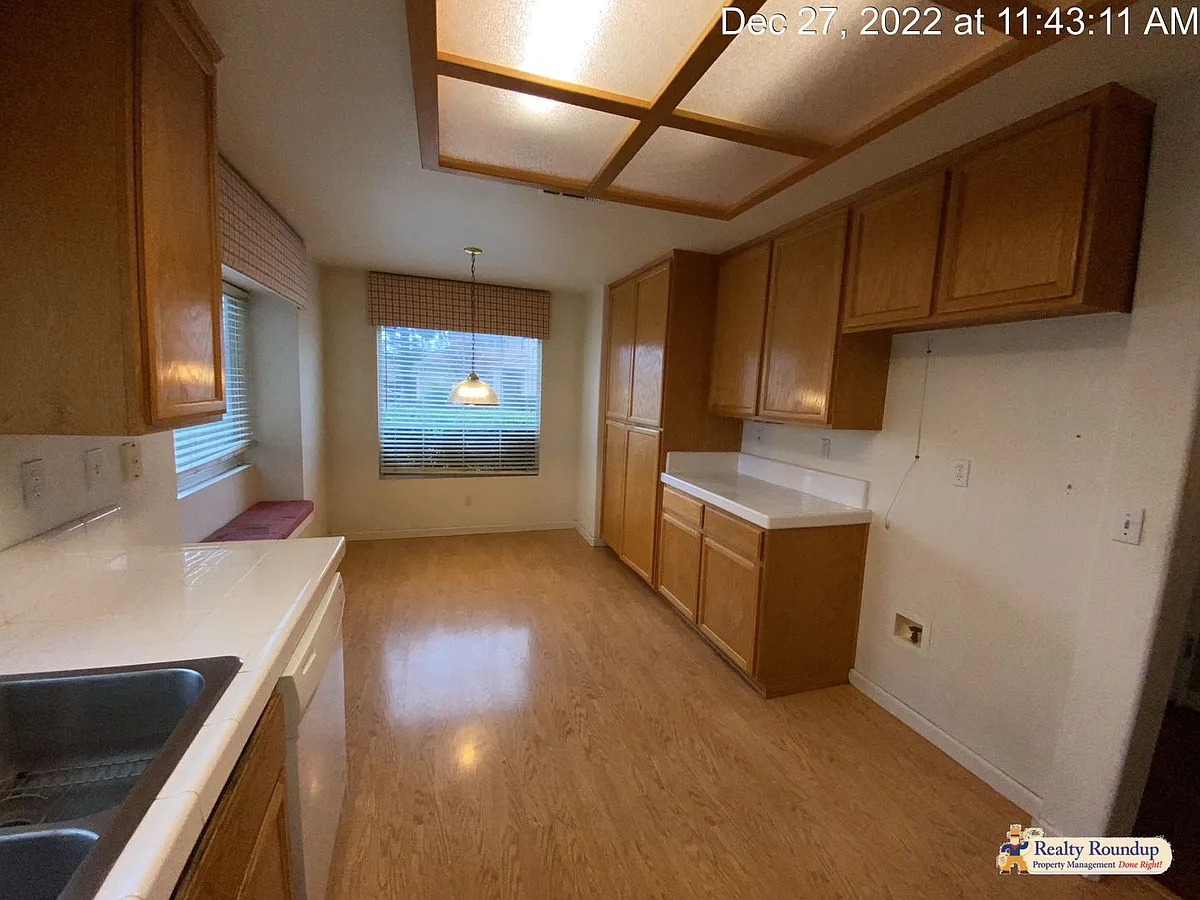 Building Photo - 6400 Silver Hawk Way