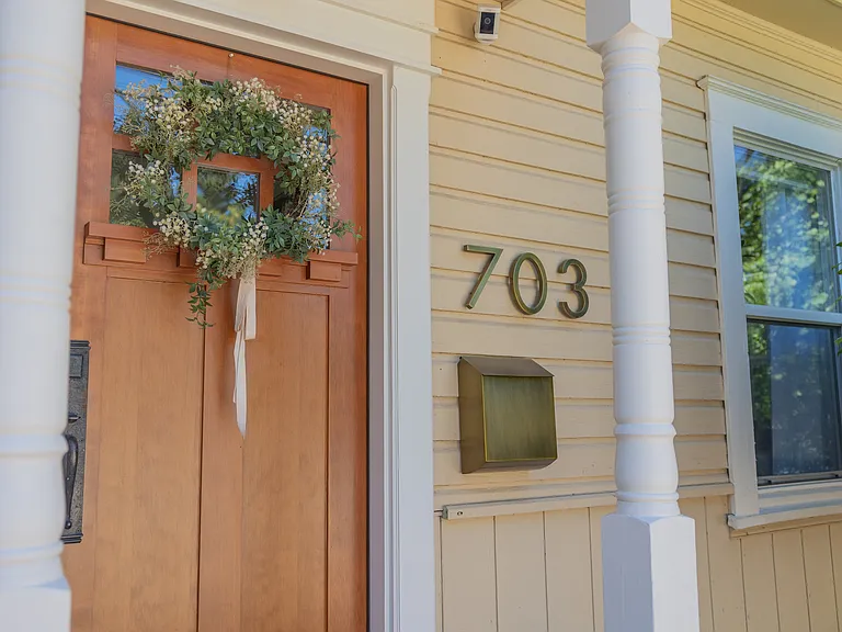 703 Oak Lawn Ave — Photo 2