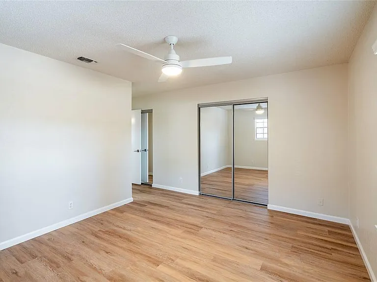 511 Algerita Dr #A — Photo 16