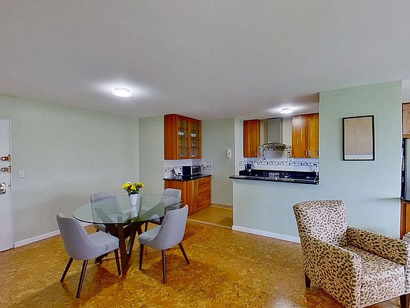 3rd image of 5700 Arlington Ave APT 6W