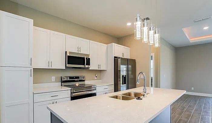 1st image of 222 Hyacinth Ct