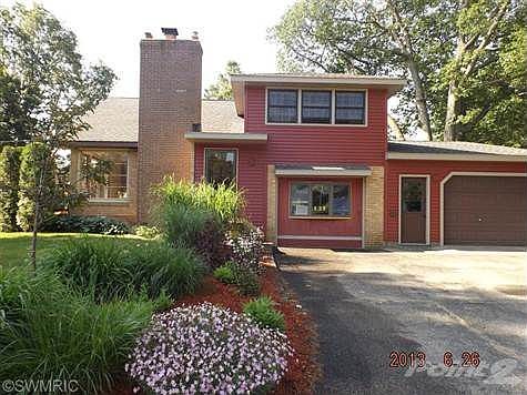 1st image of 305 W Lowell St