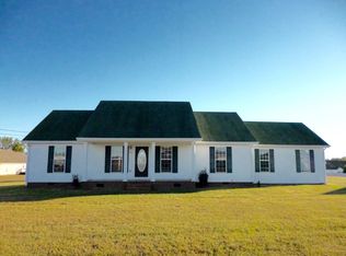 6 Bridgefield Dr, Fayetteville, TN 37334