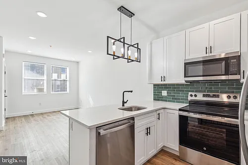 415 W York St Photo 1