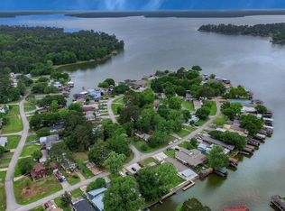 14186 Shadow Bay Dr, Willis, TX 77318