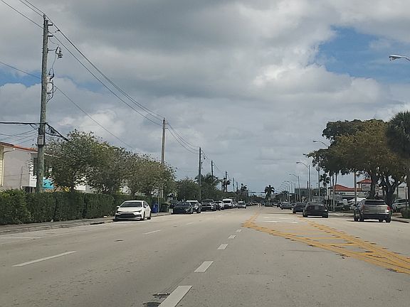 4th image of 1987 NE 123rd St