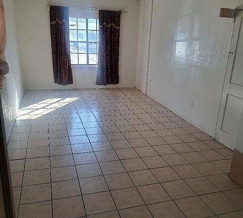 3rd image of 905 NE Camp St