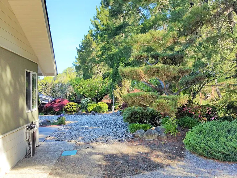 29 Thorndale Pl — Photo 33
