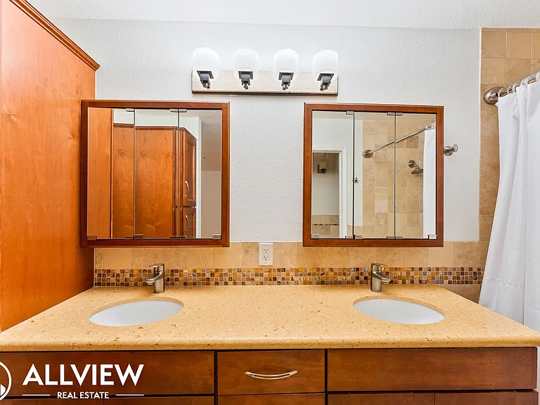 280 Cagney Ln #220 — Photo 32