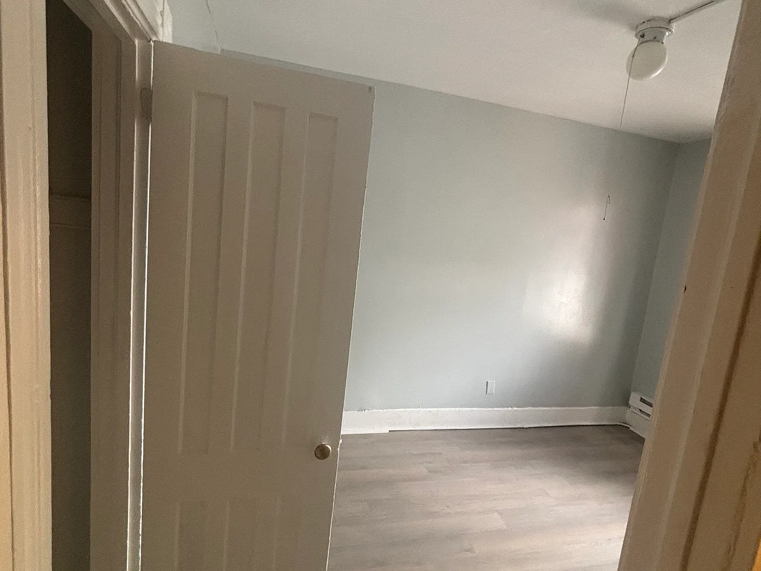 3 bed, 1050 sqft, $1,550 — Photo 3