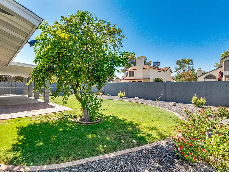 1115 W Barrow Dr — Photo 34