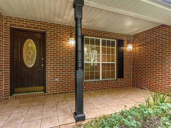 5th image of 6761 Landover Cir