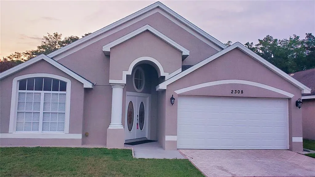 4 bed, 2.0 bath, 1842 sqft, $2,475 — Photo 1