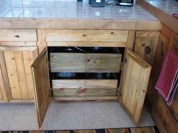 Pull out drawers - 2 cabinet