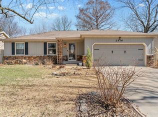 2516 S Regina Ave, Springfield, MO 65807