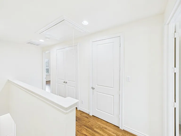 11025 Sherwood Grv — Photo 23