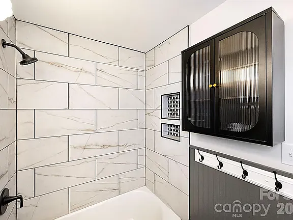 615 Biltmore Ave #T8 — Photo 11