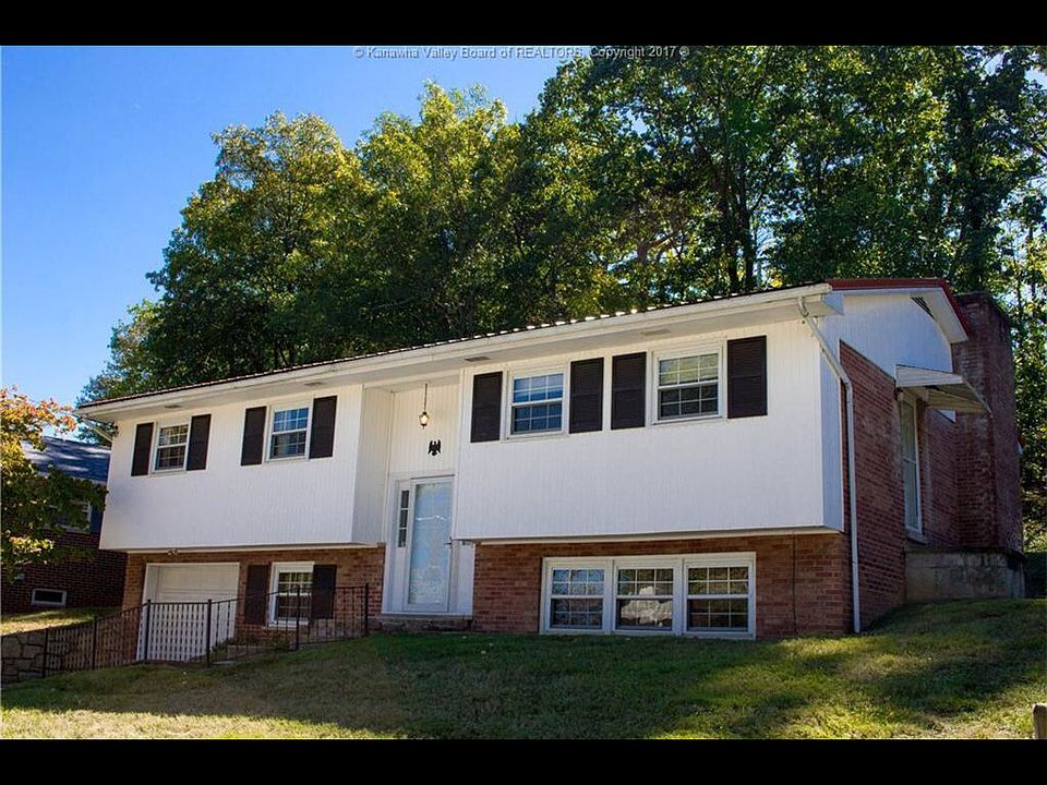 1st image of 695 Gordon Dr