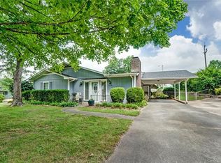 2324 Pinehaven Dr, Gastonia, NC 28054