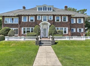 1363 Narragansett Blvd, Cranston, RI 02905