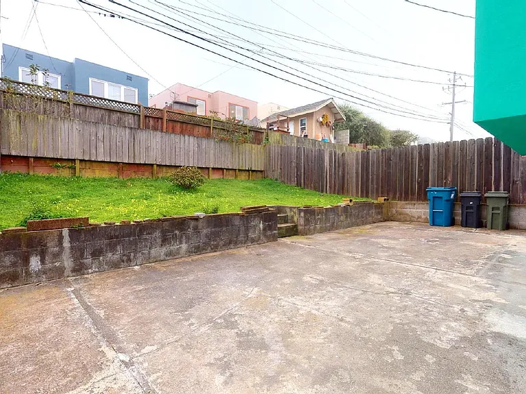 31 Crestline Ave — Photo 23
