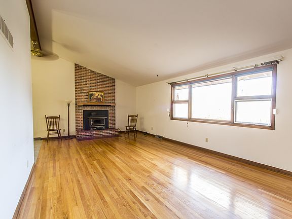 LIVING ROOM!