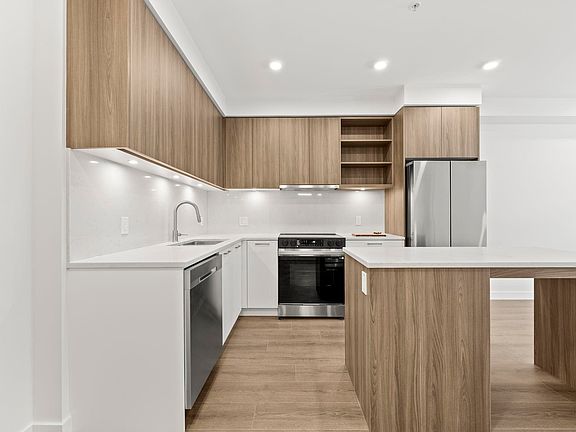 3rd image of 82 1st St #213