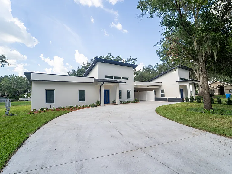 2902 Robinson Rd — Photo 4