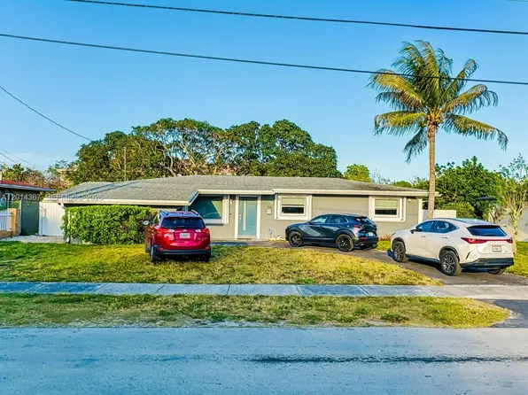 18901 NW 28th Pl, Miami Gardens, FL 33056