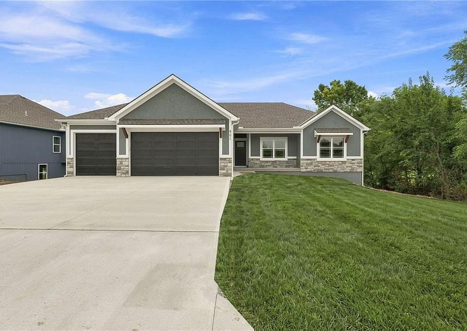 1st image of 901 Captain Merriman Dr