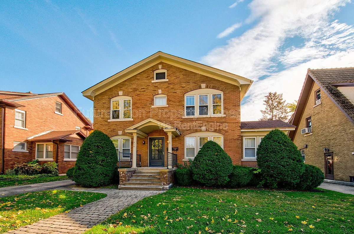 Building Photo - 414 Cornelia St #1